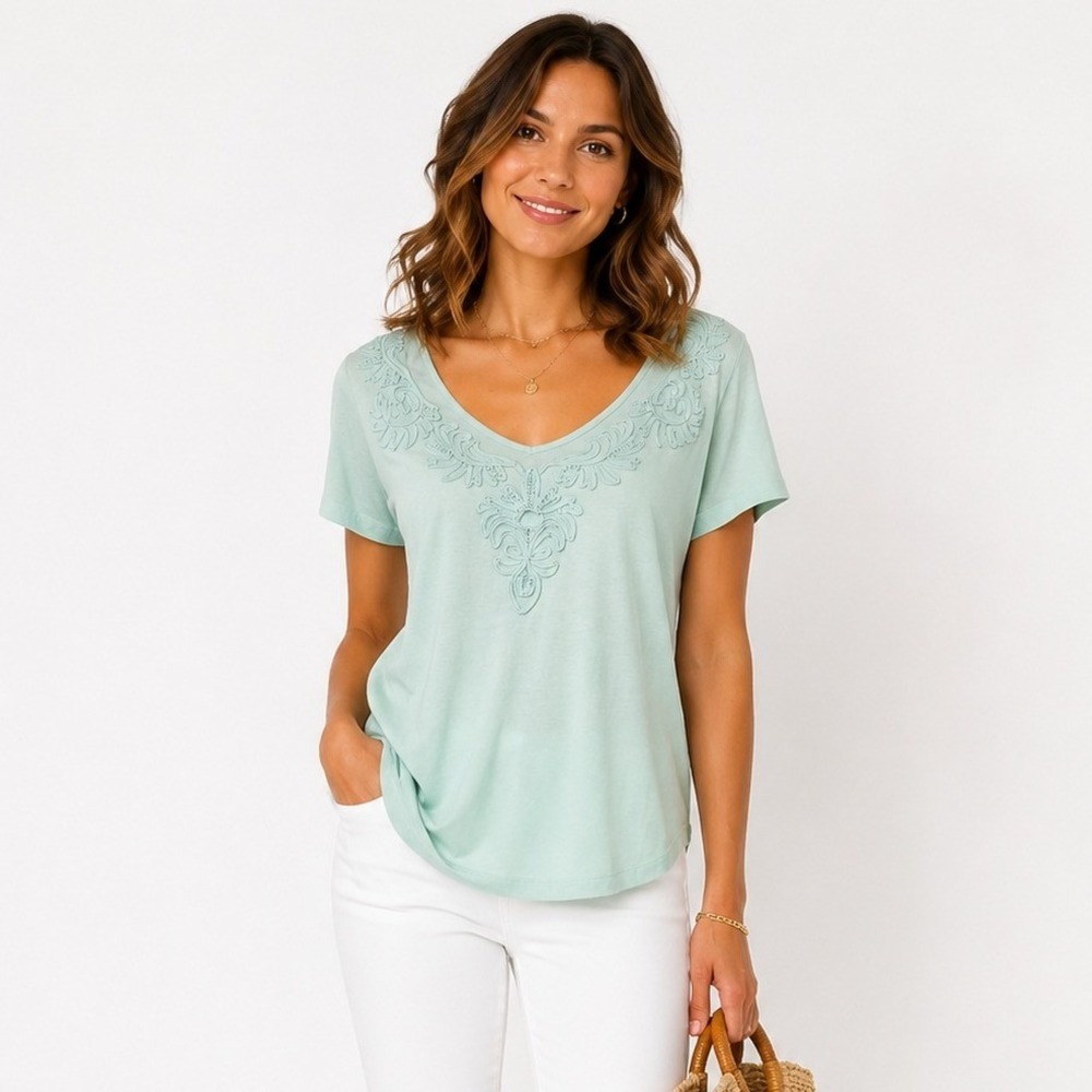Talbots Women's Embroidered Scoop Neck Short Sleeve Knit Top Casual Blouse Sz M